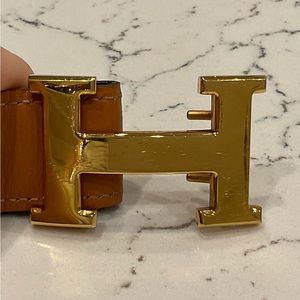 Authentic Hermes “H” Buckle with reversible belt in tan/black